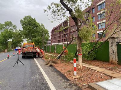 安義公路分中心 應急指揮車筑起極端天氣保暢通的堅實防線